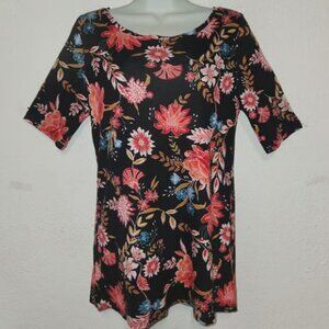 Loft ** stylish and colorful floral blouse in size small